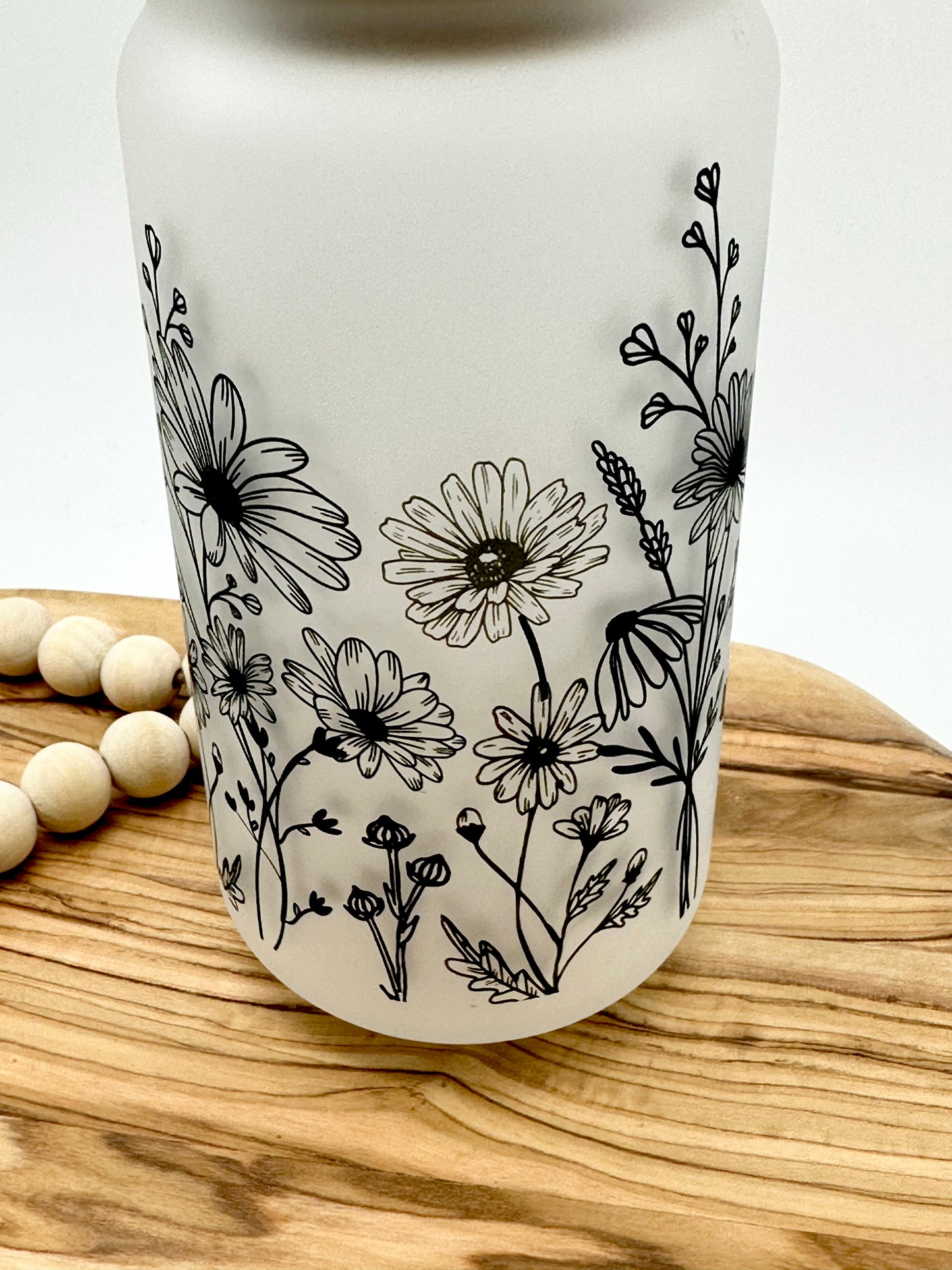 16oz Daisy Frosted Glass Can